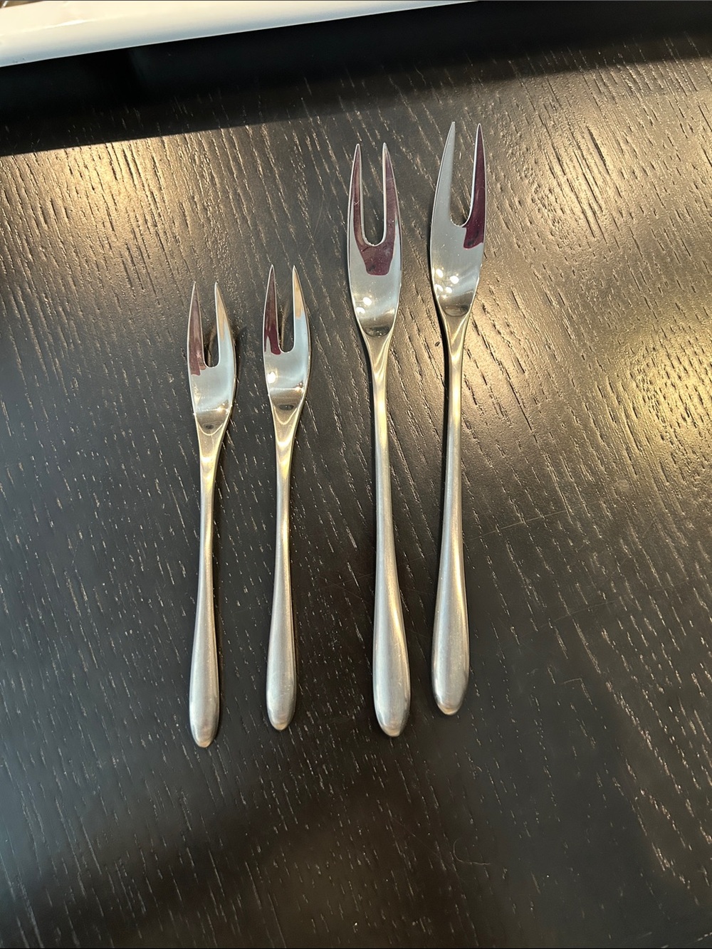 Rosenthal Taille 70 Piece Polished Silver Stainless Flatware Set - Picture 4 of 12